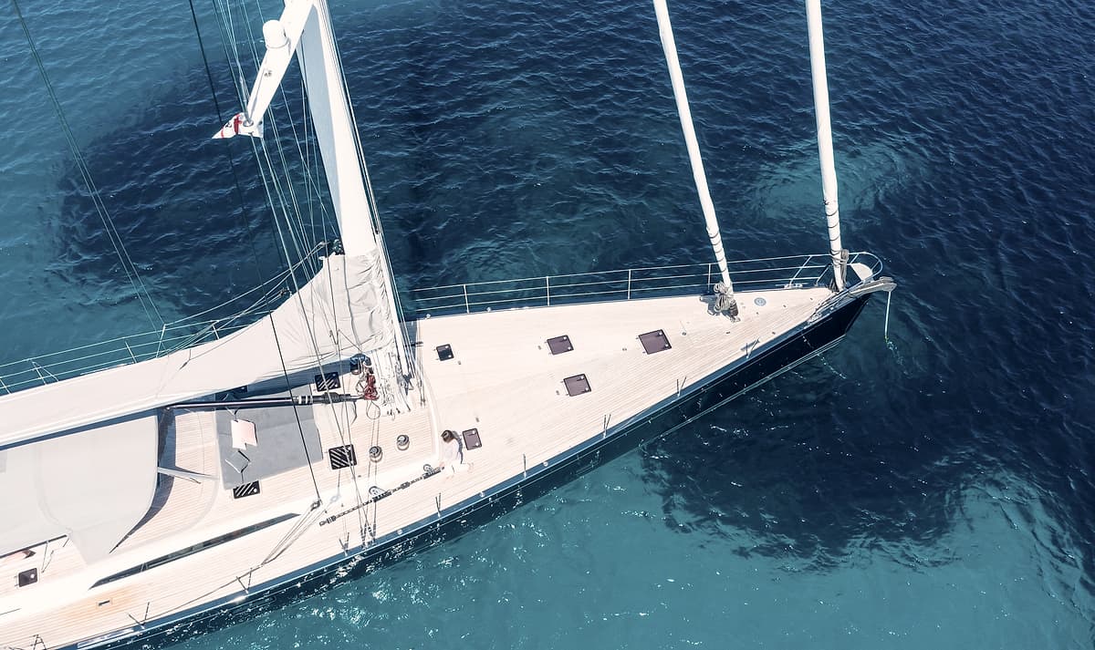 Sailing Yacht Freebird under way, seen from above